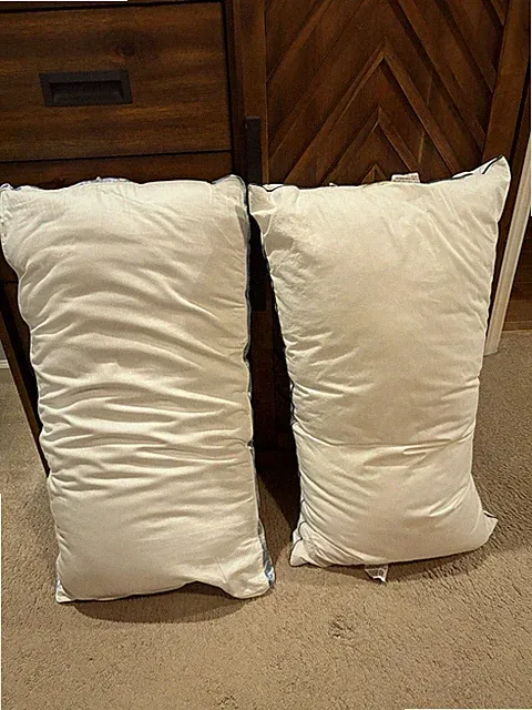 Sealy Posturepedic & Beautyrest XL King Size Pillows Set of 2 EXCELLENT Used !